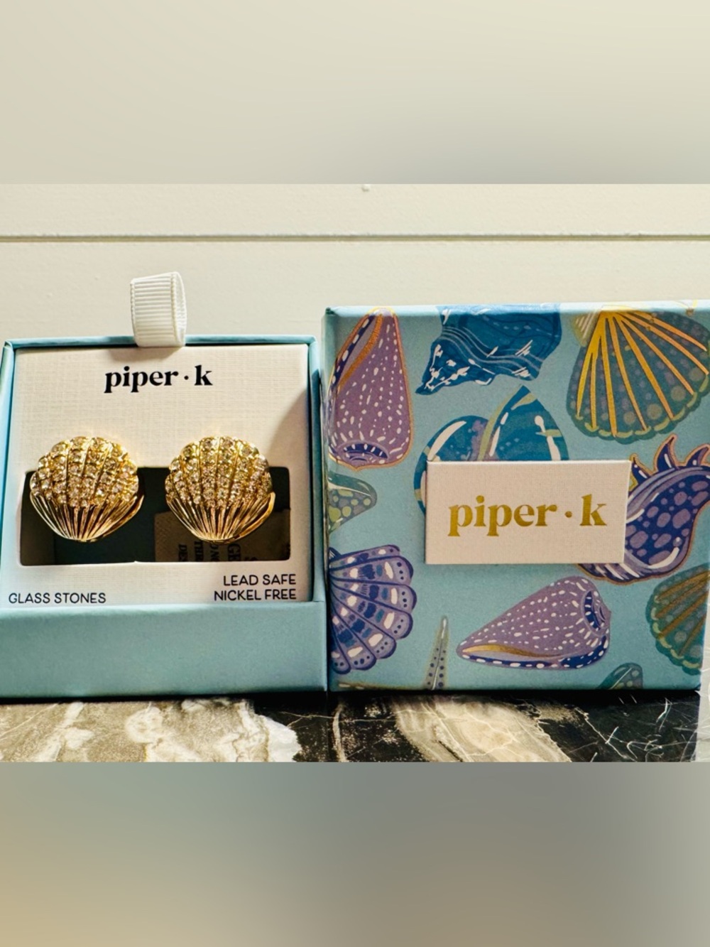 NWT Piper.K Gold Shell Stud Earrings - Picture 3 of 5